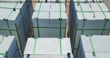 绵阳 芝麻白花岗岩5公分地铺石 花岗岩厂家工厂装车日常