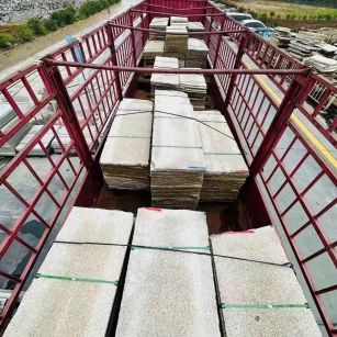 绵阳 黄金麻花岗岩荔枝面，光面毛板装车完成