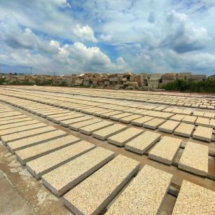 绵阳 黄金麻花岗岩荔枝面地铺石防护中