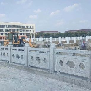 绵阳 白麻花岗岩荔枝面河道栏杆