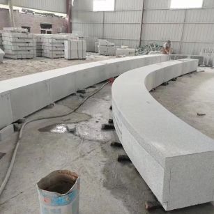 绵阳芝麻白花岗岩石板材 园林光面弧形坐凳