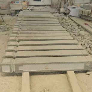 绵阳 芝麻白异形加工雕刻-栏杆大柱，方柱