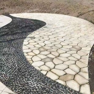 绵阳 黄金麻冰裂纹地铺石工地铺装案例