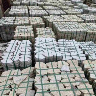 绵阳 黄金麻白麻花岗岩荔枝面地铺石(冰裂纹)