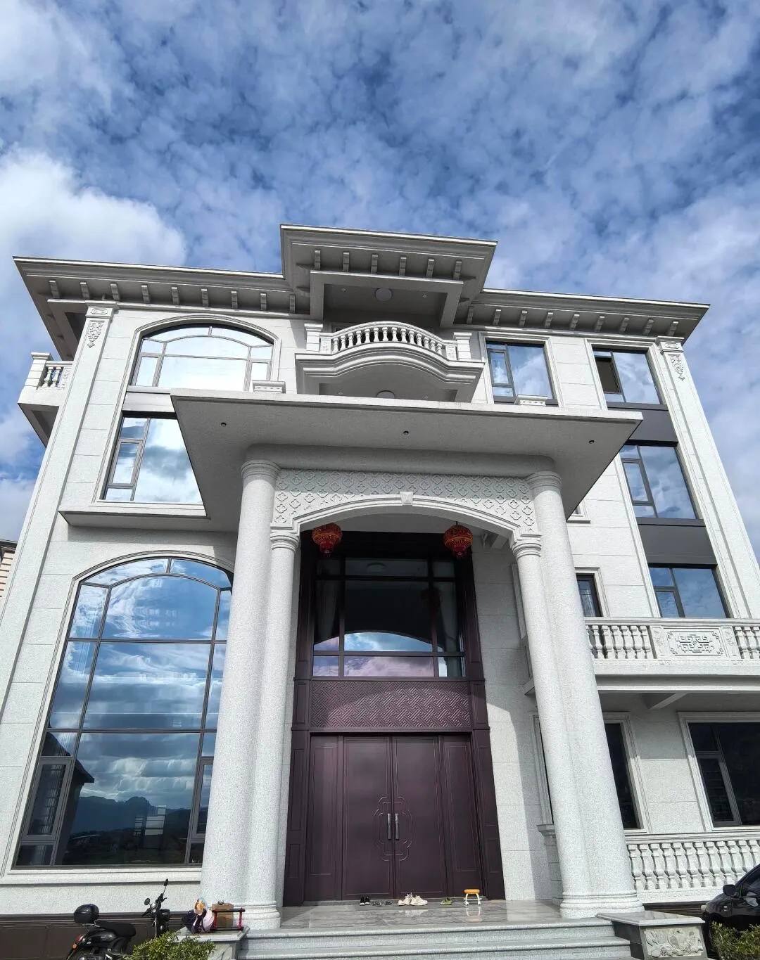 绵阳白麻别墅外墙干挂石材效果示例