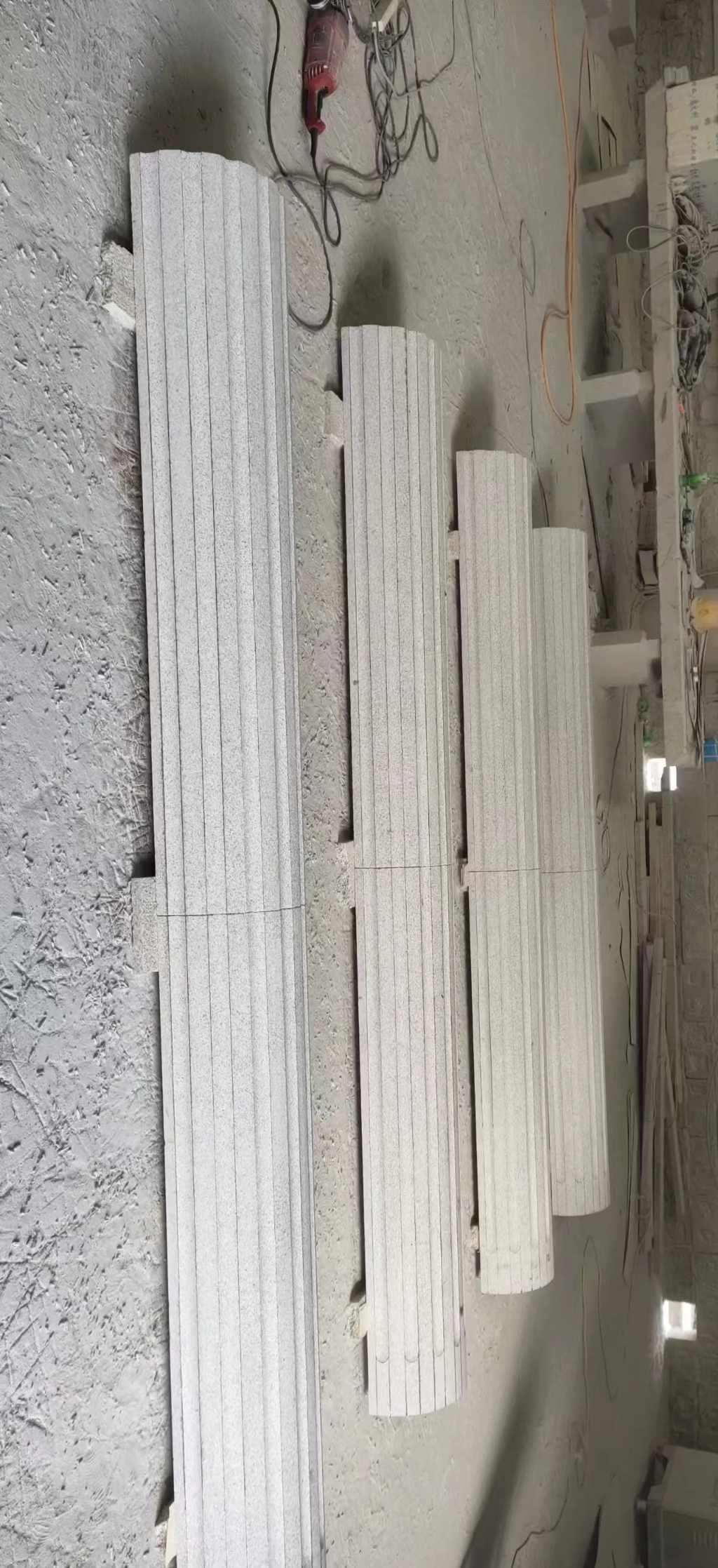 绵阳 花岗岩厂家带你看白麻花岗岩门楼大柱柱皮