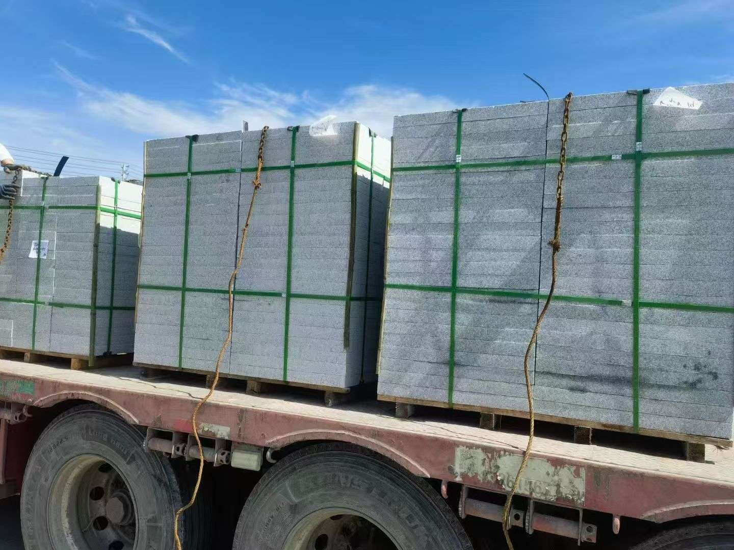 绵阳 芝麻白花岗岩地铺石装车日常