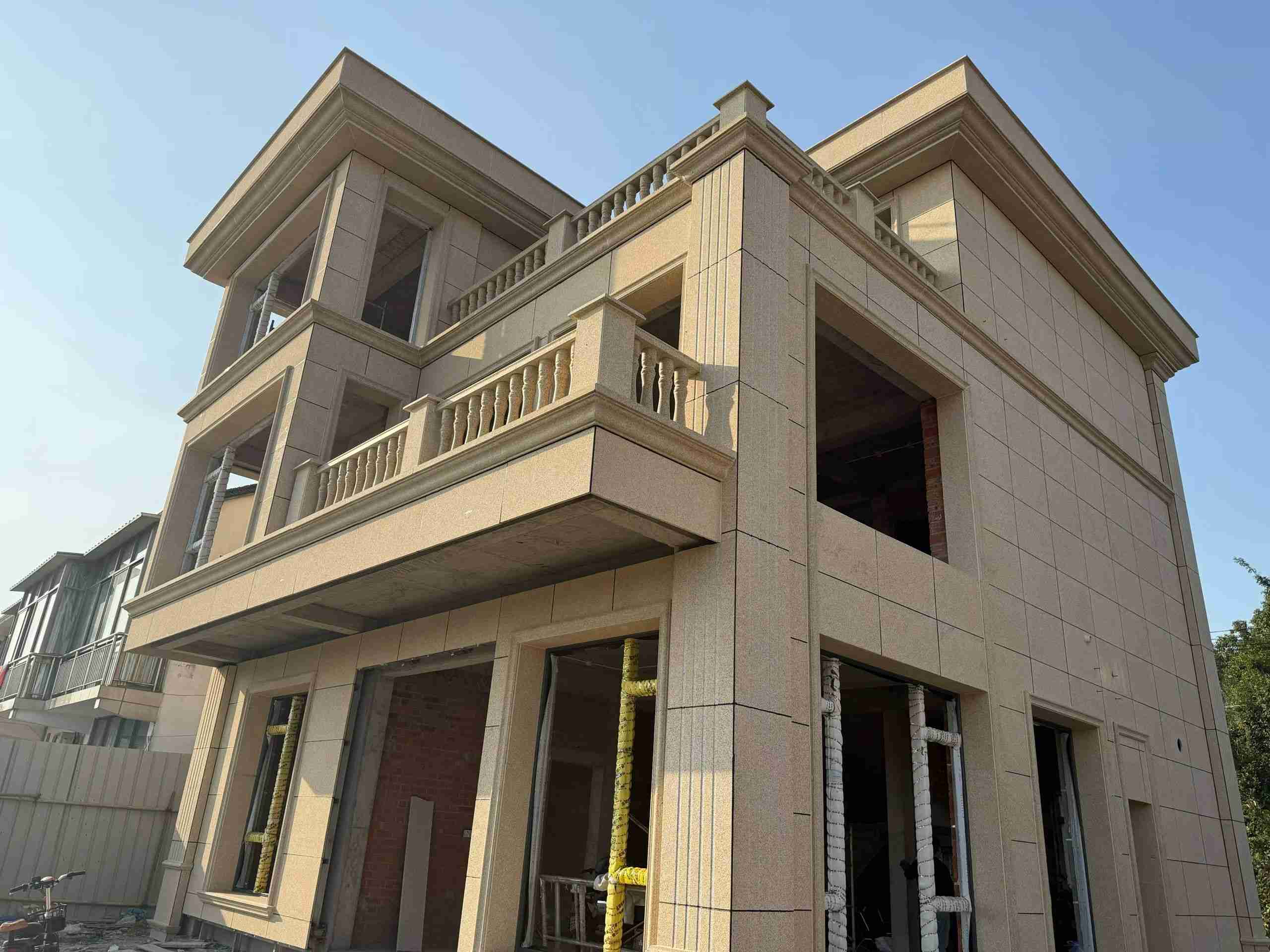 绵阳 黄金麻花岗岩石材荔枝面外墙干挂效果展示