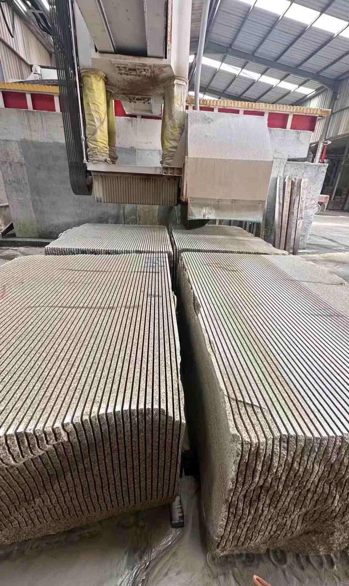 绵阳 车间生产日常，黄金麻白麻花岗岩