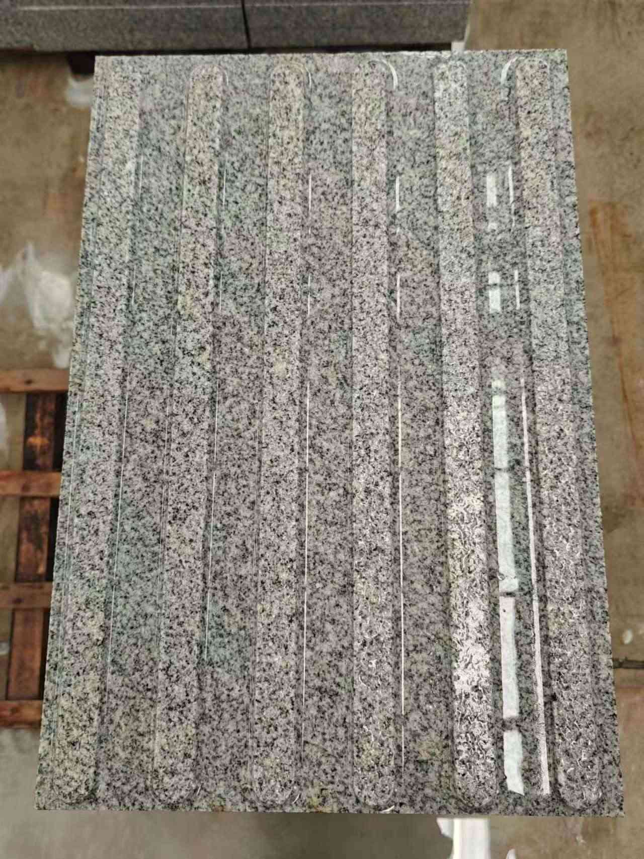 绵阳 芝麻白花岗岩荔枝面雕刻盲道，盲条