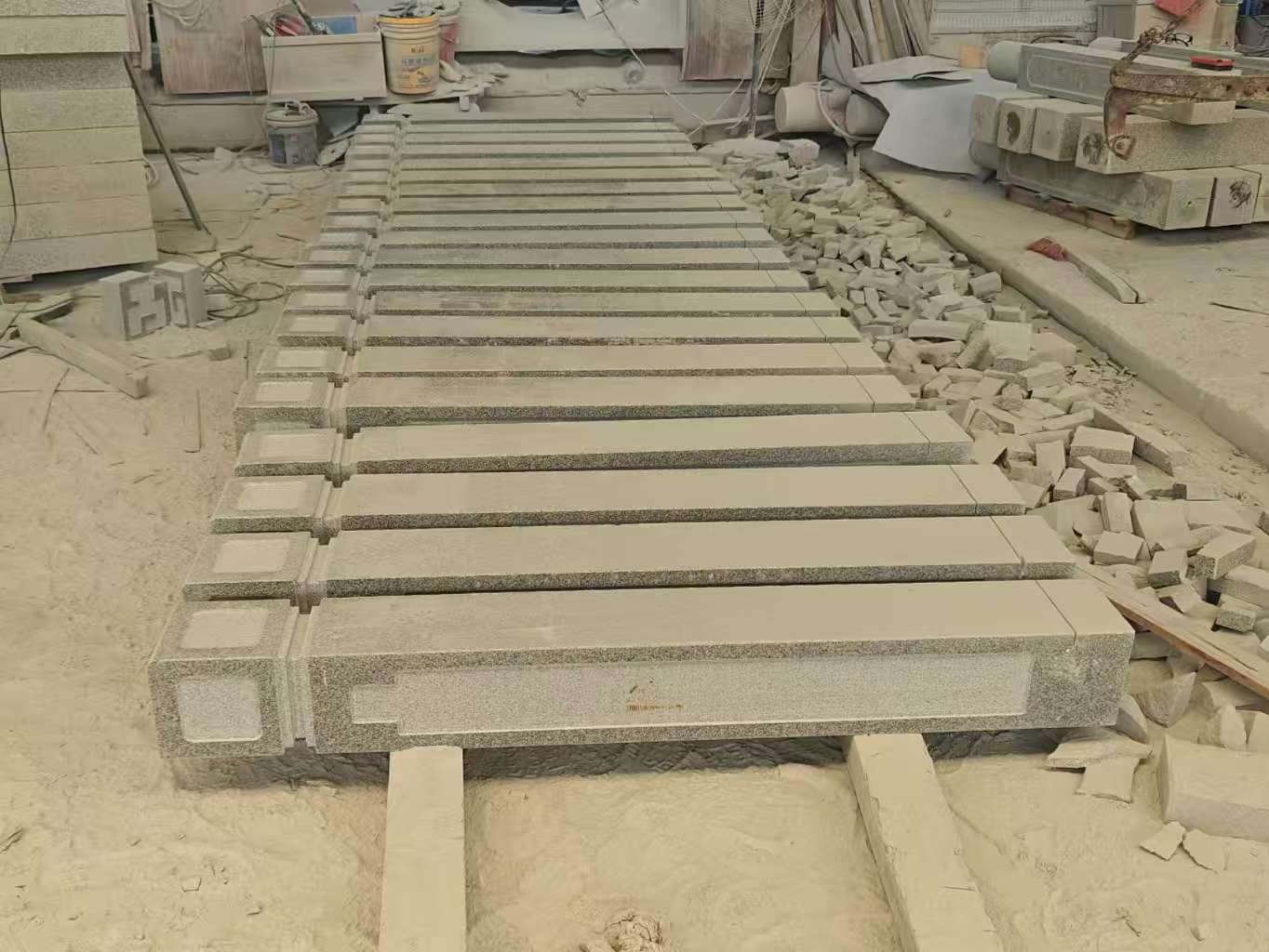 绵阳 芝麻白异形加工雕刻-栏杆大柱，方柱