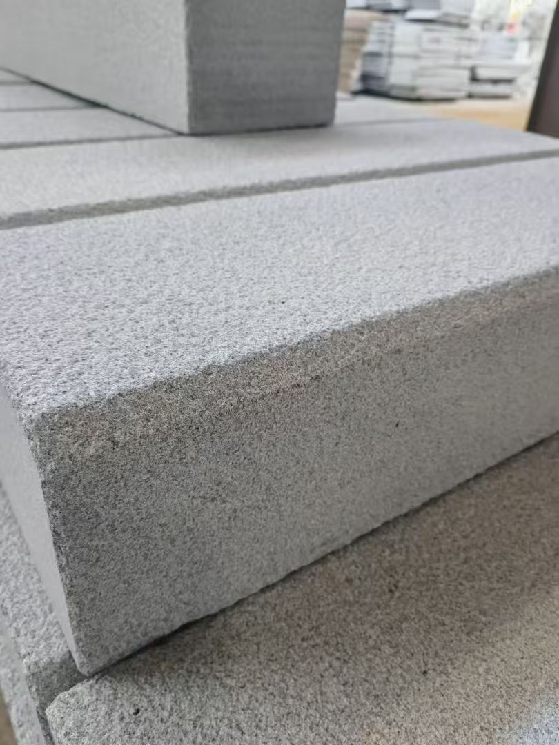 绵阳 芝麻灰荔枝面路沿石