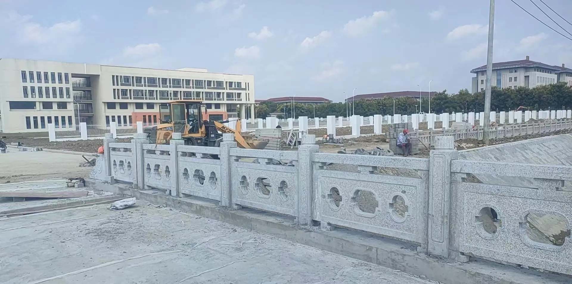 绵阳 白麻花岗岩荔枝面河道栏杆