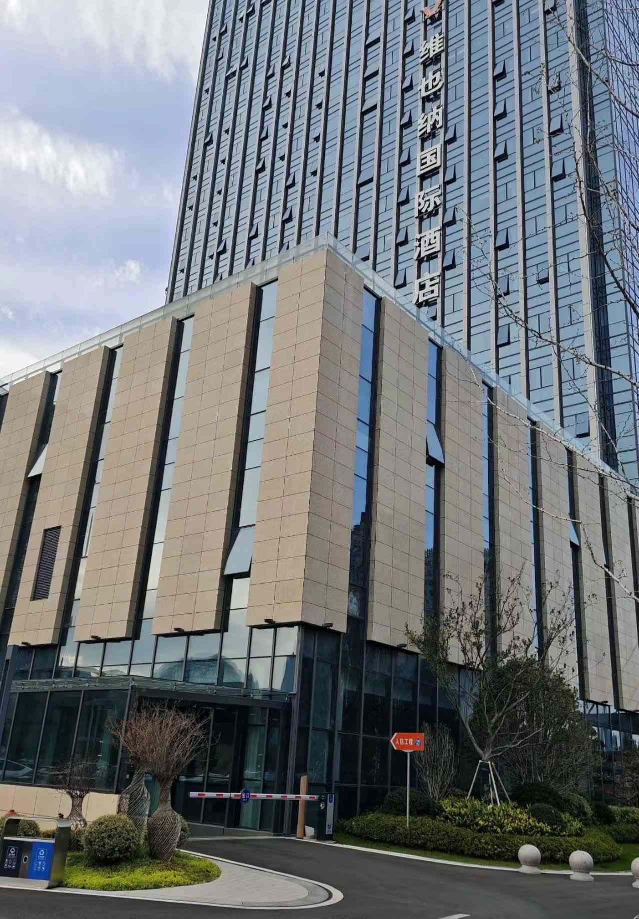 绵阳 黄金麻花岗岩外墙干挂